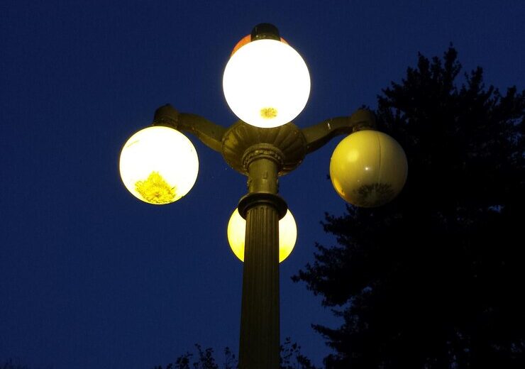 Importanța uniformității luminii în rețelele de iluminat stradal